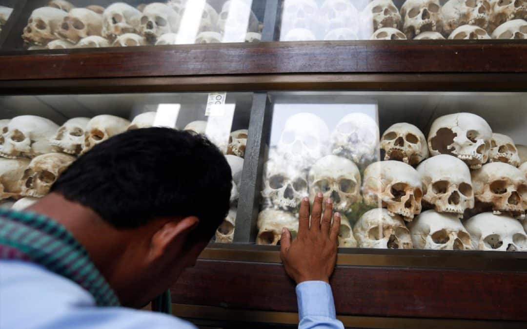 Iglesia acompaña a camboyanos 50 años después de genocidio por Jemeres Rojos