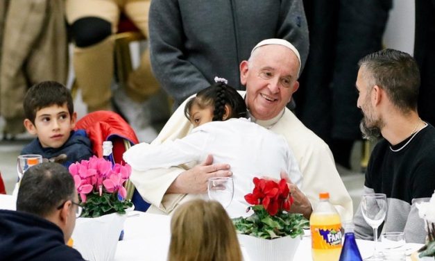 Dio un rostro a los sin rostro: Francisco es recordado como el Papa de los pobres