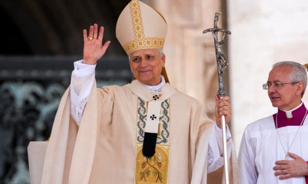 León XIV hace un llamado a ser una Iglesia unida en un mundo herido