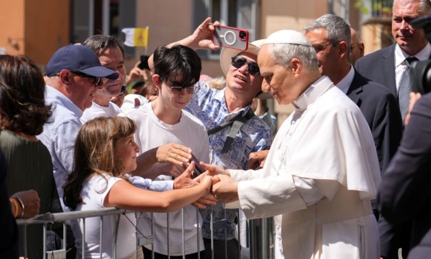 Papa condena ataque a iglesia en Gaza y pide fin a ‘barbarie’