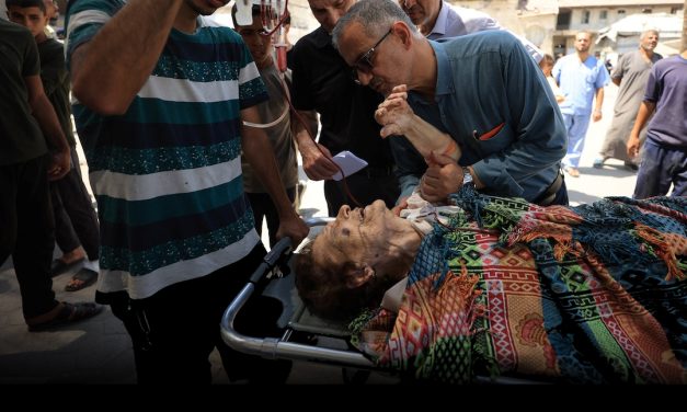 Ataque a la única iglesia católica en Gaza, párroco entre los heridos