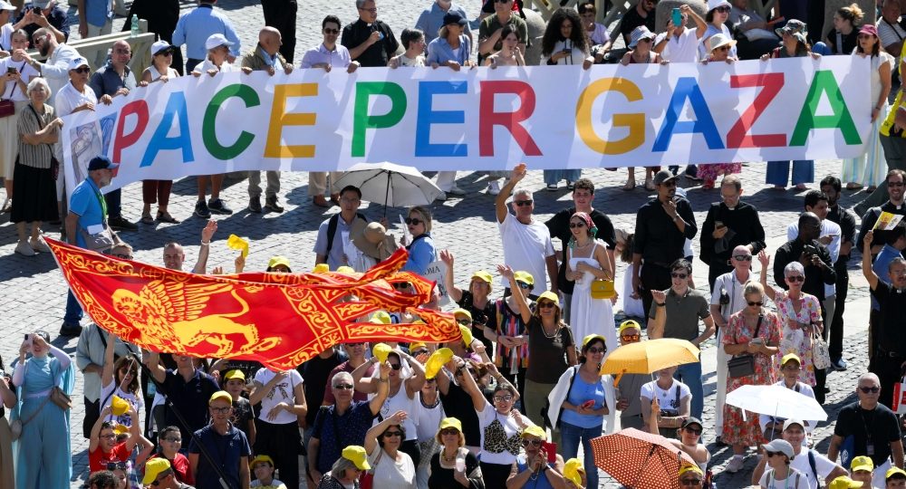 Usar la riqueza para ayudar a las personas no para destruirlas, dice el Papa
