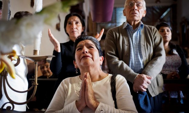 Obispos de Perú llaman a la paz ante paro y marcha nacional