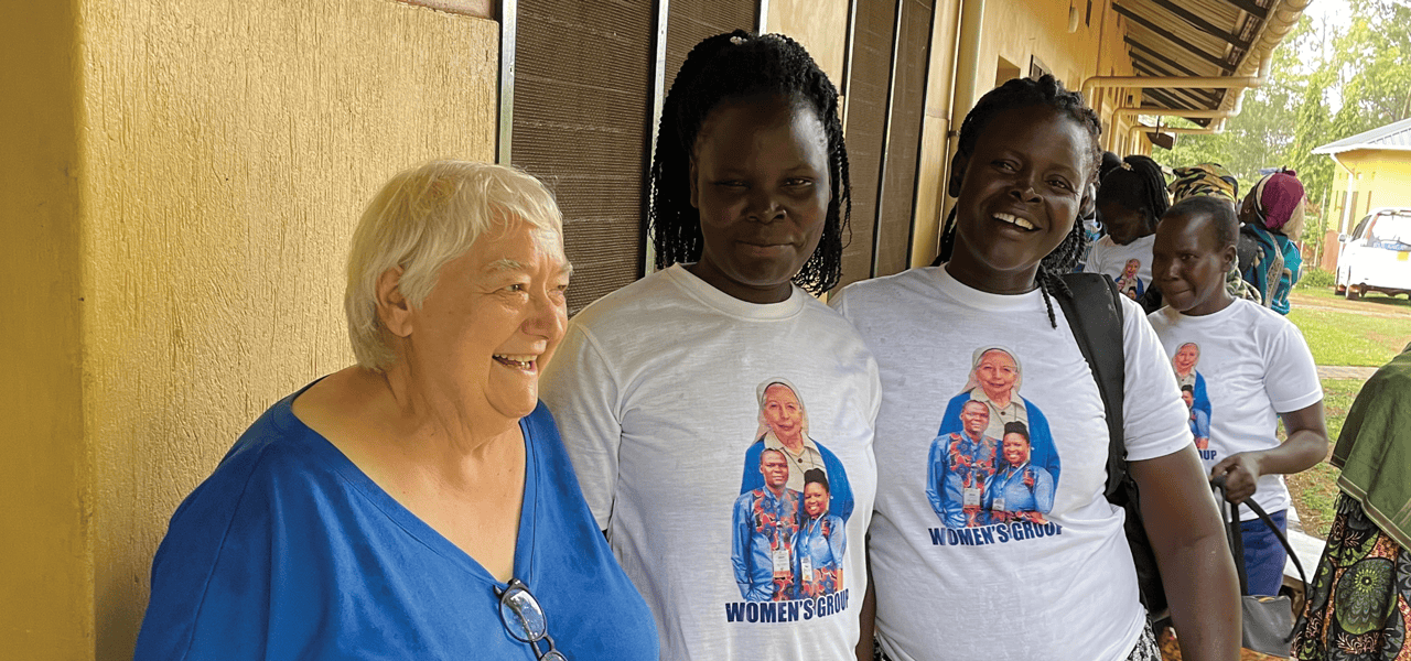 Humphrey y Blaney visitaron a 200 sobrevivientes del Lord's Resistance Army (LRA), como estas mujeres, que encuentran sanación en grupos liderados por una hermana comboniana. (Misioneros Laicos Maryknoll/Uganda)