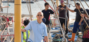 El Padre Maryknoll Joyalito Tajonera lidera el capítulo de Stella Maris en Taiwán que ministra y educa a pescadores migrantes de las Filipinas e Indonesia sobre sus derechos laborales. (Paul Jeffrey/Taiwán)