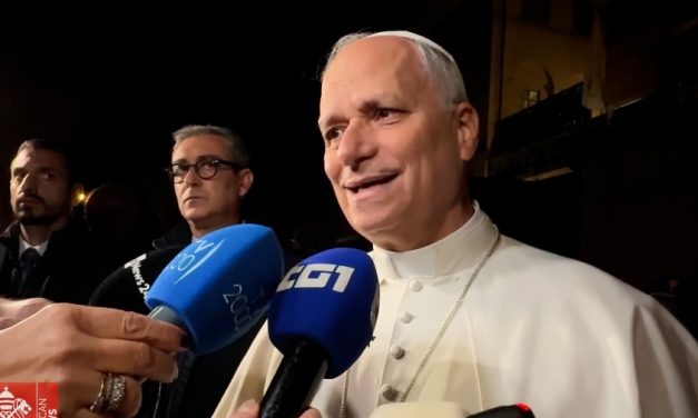 Papa pide diálogo por tensiones entre Estados Unidos y Venezuela