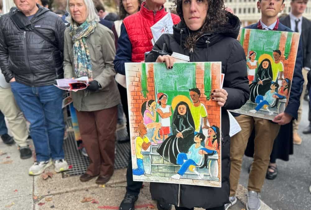 Vigilias por inmigrantes en sedes del ICE en la fiesta de Madre Cabrini