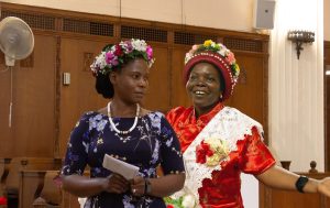 Una fotografía compuesta de las Hermanas Maryknoll Felista Wanzagi y Esther Warioba (de izq. a dcha.) cuando recibieron sus votos perpetuos. (Andrea Moreno-Díaz/EE. UU.)