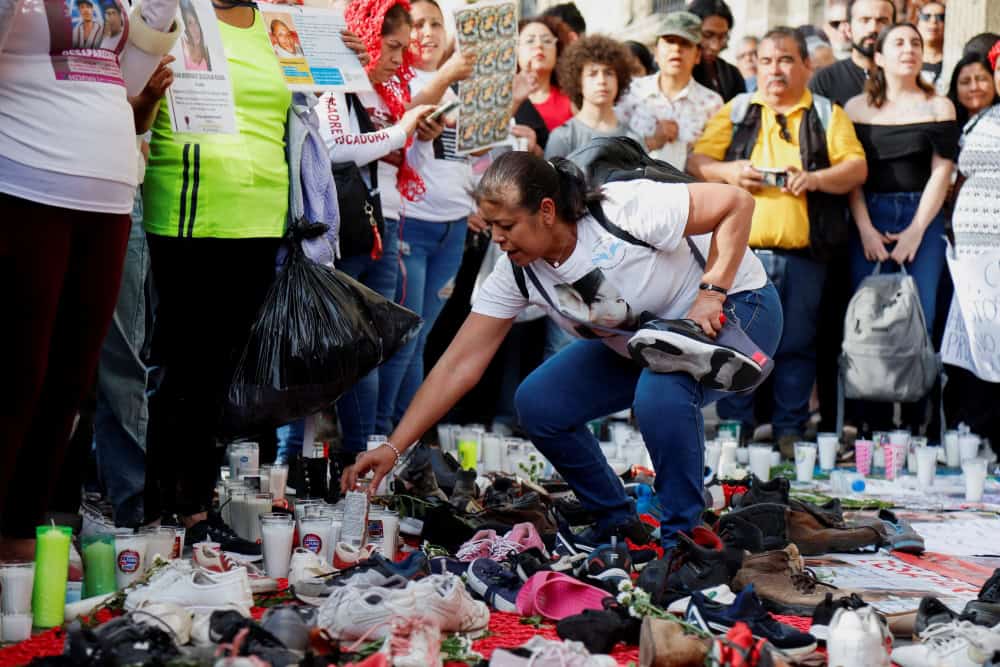 Cardenal exige a las autoridades que sometan a criminales en México