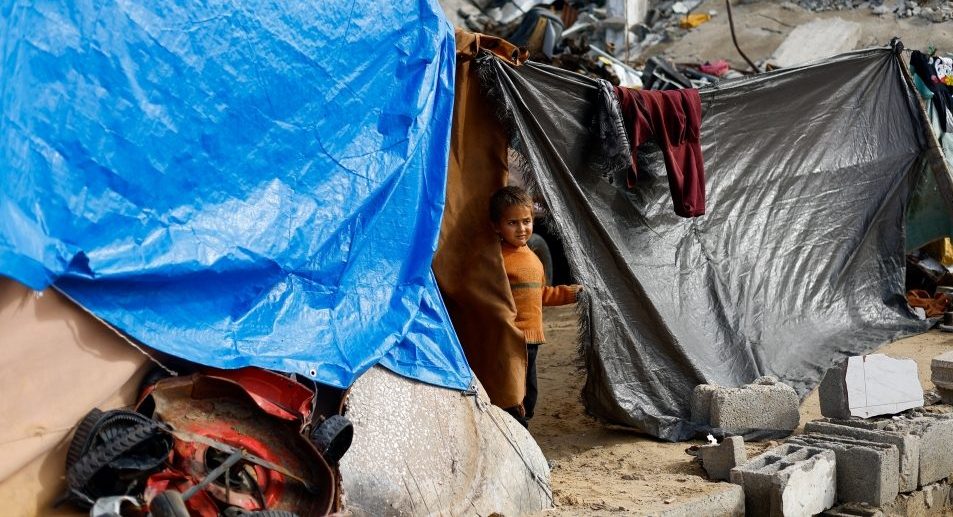 Agencia de la ONU pide apoyo del papa para mantener operación en Gaza