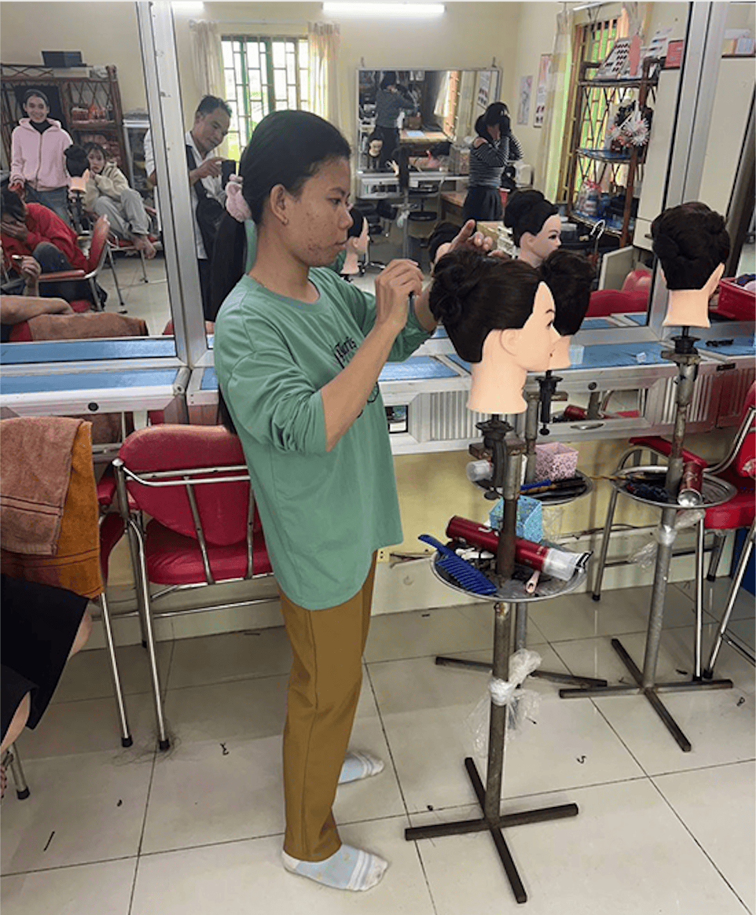 Una joven se capacita en un programa llamado<br />
