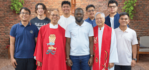 Un collage de fotos de la edición de invierno 2026.