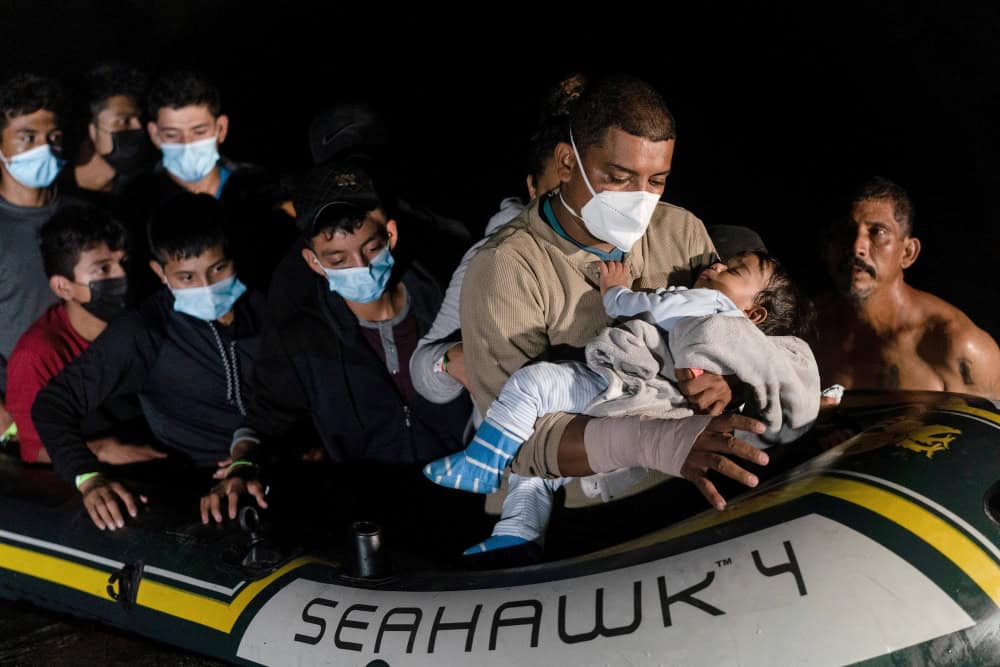 Obispo Seitz de El Paso pide el fin a deportaciones masivas