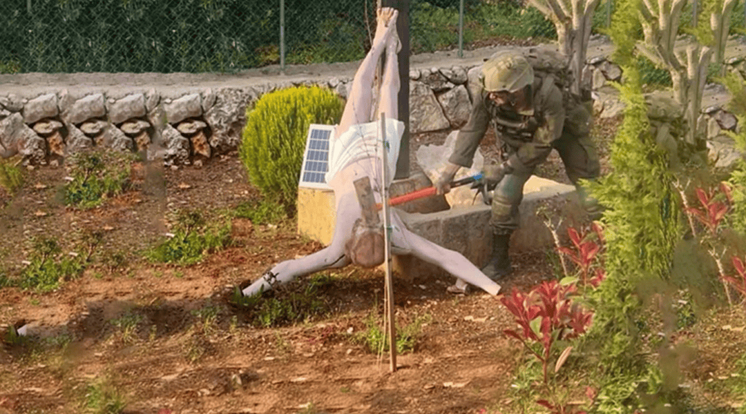 Soldado israelí profana imagen de Jesucristo en el Líbano