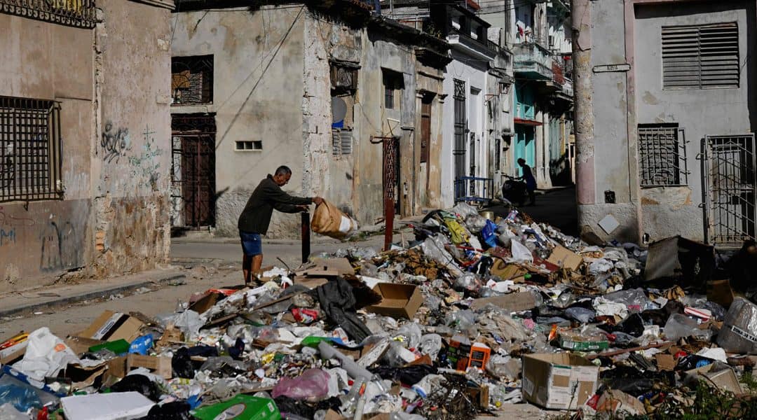 Obispo cubano denuncia que el pueblo pasa hambre
