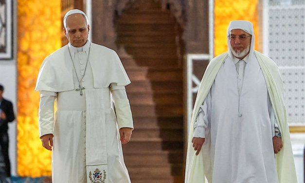 El Papa llama a cristianos y musulmanes a construir una paz duradera