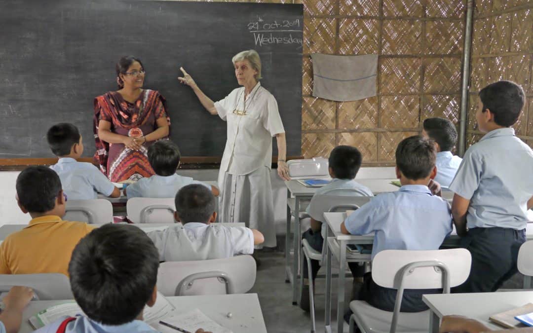 Una Hermana Maryknoll persevera en su misión en Bangladesh