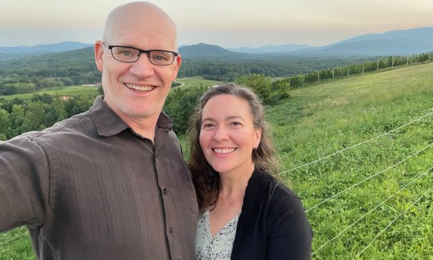 Laura y Steve Brown reciben el premio Obispo McCarthy 2026