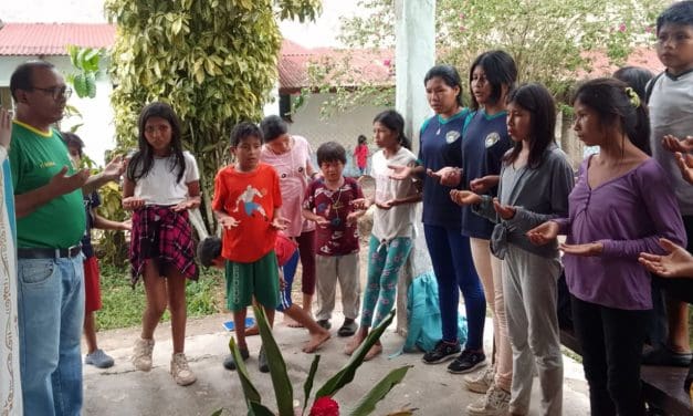 Niños de la Amazonía boliviana rezaron el rosario con el Papa