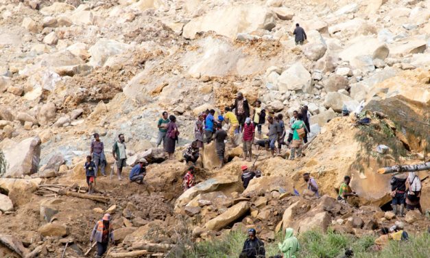 Damnificados por deslizamiento de tierras en Papúa Nueva Guinea