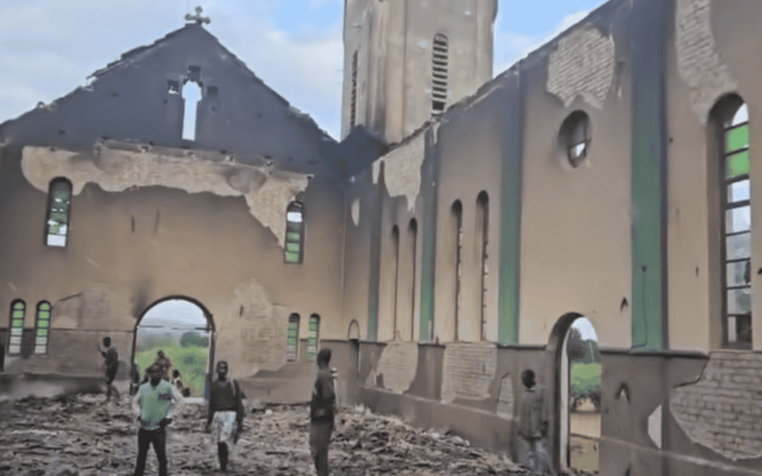 Terroristas incendian histórica iglesia en Mozambique