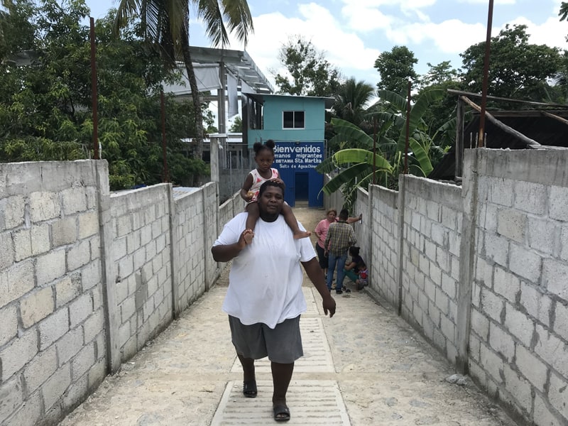 Elquin Castillo aparece en esta foto cerca de Casa Betania Santa Marta el 29 de junio de 2019, en Salto de Agua, México. En octubre de 2021, el refugio fue allanado dos veces en una semana por individuos armados que decían ser funcionarios del gobierno, pero ninguno de los individuos tenía identificaciones. (Foto CNS/David Agren)